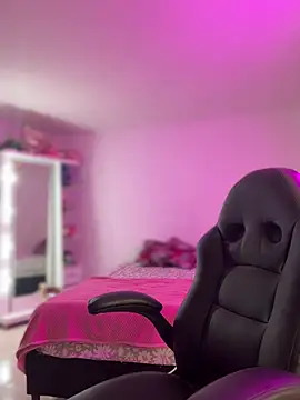 amber white15 online show from January 15, 5:00 am