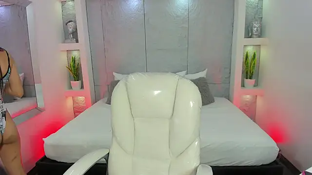 AmyColman  online show from December 2, 11:34 am