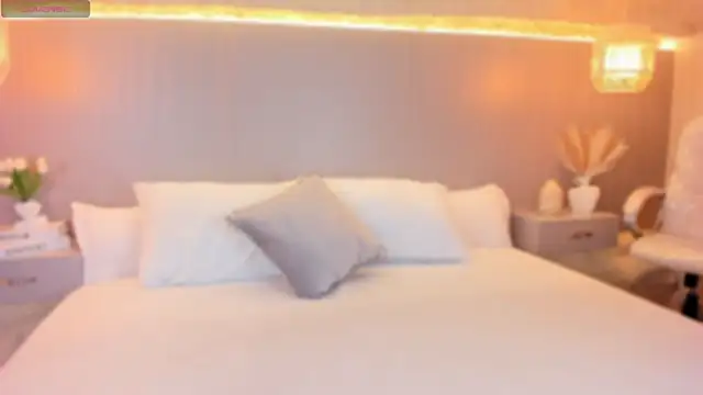 AmyColman  online show from March 5, 12:02 pm