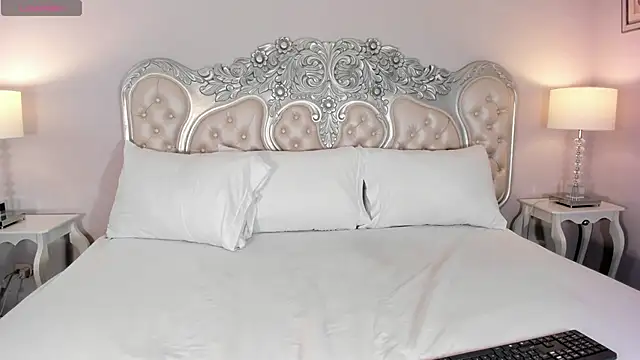 AmyColman  online show from February 19, 12:13 pm