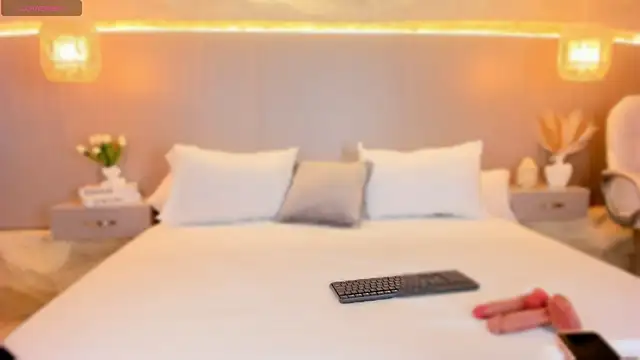 AmyColman  online show from March 7, 12:10 pm