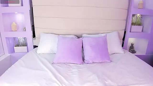 AmyColman  online show from December 20, 12:08 pm