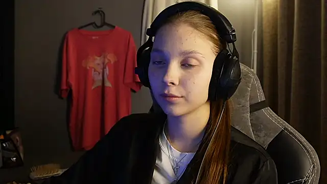 Snapshot of Softixq chatting on November 11, 5:19 pm Softixq online show from November 11, 5:19 pm