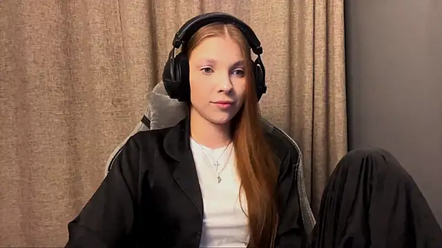 Snapshot of Softixq chatting on November 7, 4:11 pm Softixq online show from November 7, 4:11 pm