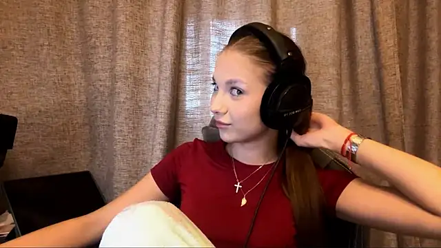 Snapshot of Softixq chatting on October 29, 1:10 pm Softixq online show from October 29, 1:10 pm