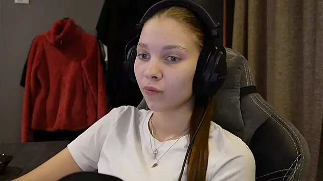 Snapshot of Softixq chatting on November 13, 4:00 pm Softixq online show from November 13, 4:00 pm