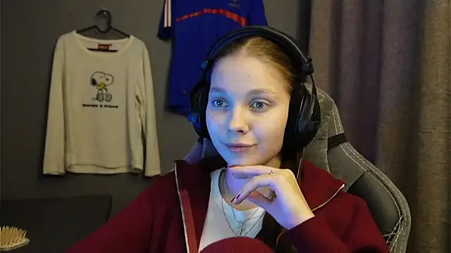 Snapshot of Softixq chatting on November 15, 3:38 pm Softixq online show from November 15, 3:38 pm