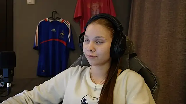 Snapshot of Softixq chatting on November 18, 3:37 pm Softixq online show from November 18, 3:37 pm