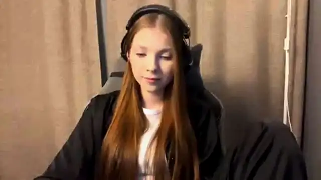 Snapshot of Softixq chatting on November 9, 3:49 pm Softixq online show from November 9, 3:49 pm