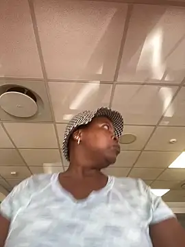 SweetCandy84 online show from February 18, 9:06 am