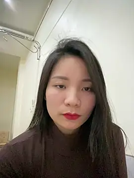 Bee Yellow00 online show from March 5, 4:42 am