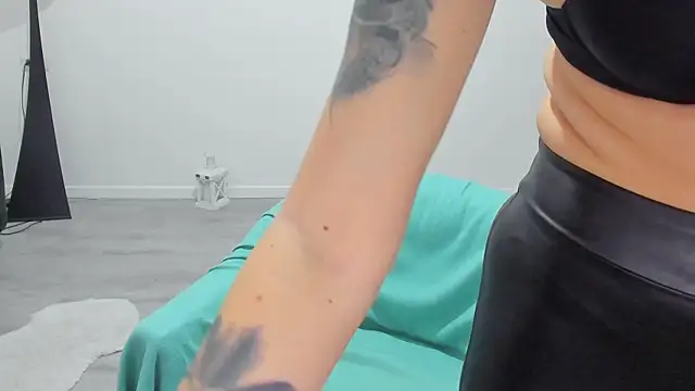 Snapshot of Arya_Anna chatting on October 25, 4:11 am Arya Anna online show from October 25, 4:11 am