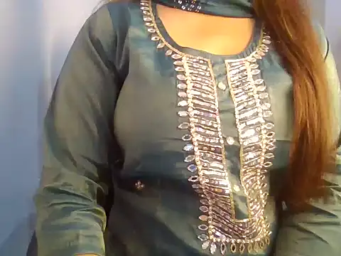 QUEEN SUKU   online show from October 24, 5:39 am