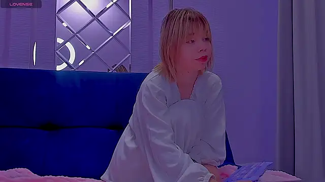 Snapshot of Milena_brilliant chatting on October 24, 10:14 am Milena brilliant online show from October 24, 10:14 am