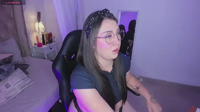 Snapshot of Myla_mayfield chatting on November 29, 11:21 am Myla mayfield online show from November 29, 11:21 am