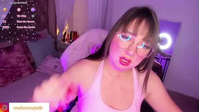 Snapshot of Myla_mayfield chatting on December 15, 12:11 pm Myla mayfield online show from December 15, 12:11 pm