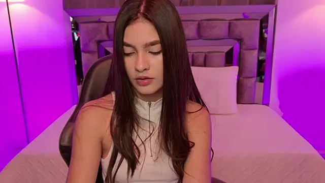 Bella Clark2 online show from November 13, 4:49 am