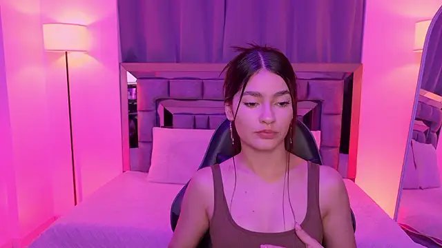 Bella Clark2 online show from February 24, 11:38 pm