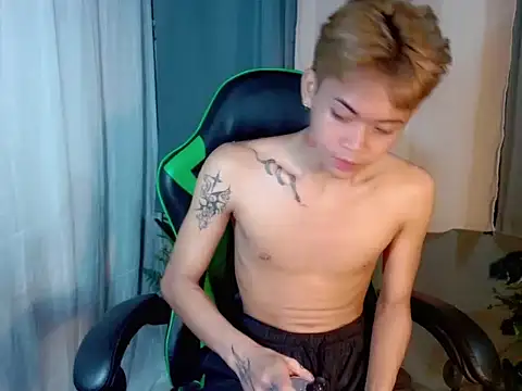 AsianCuteGuy21 online show from February 4, 9:21 pm