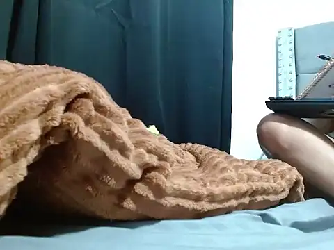 Snapshot of CeleneOrtiz chatting on December 17, 12:04 am CeleneOrtiz online show from December 17, 12:04 am