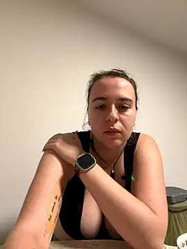 Latexaddictx  online show from October 27, 7:15 pm