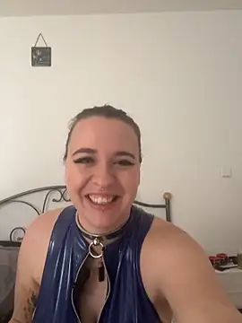 Snapshot of Latexaddictx_ chatting on October 26, 11:10 am Latexaddictx  online show from October 26, 11:10 am
