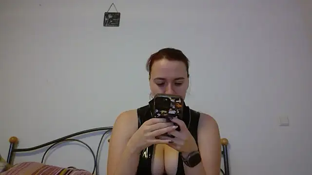 Latexaddictx  online show from November 17, 7:40 pm