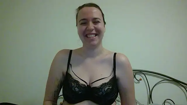 Latexaddictx  online show from January 8, 8:15 pm