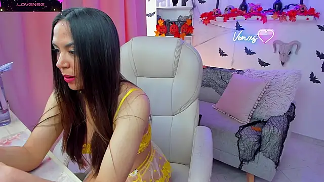 VenusIsLove  online show from October 9, 7:14 pm