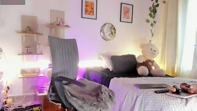 marcelaluxury online show from March 23, 9:58 pm