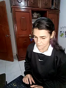 Snapshot of isa_cereza05 chatting on November 3, 6:00 pm isa cereza05 online show from November 3, 6:00 pm