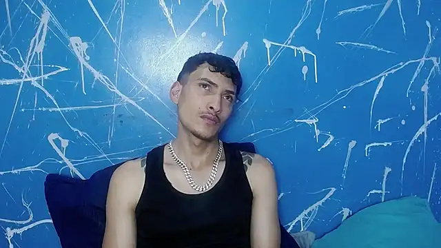 Snapshot of SavageLover_ chatting on December 5, 4:00 am SavageLover online show from December 5, 4:00 am