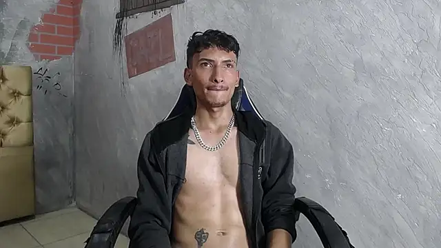 Snapshot of SavageLover_ chatting on December 16, 4:44 pm SavageLover online show from December 16, 4:44 pm