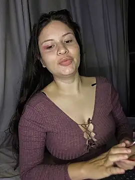 Snapshot of Esmesweet23 chatting on November 2, 7:52 pm Esmesweet23 online show from November 2, 7:52 pm