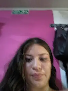 Snapshot of Esmesweet23 chatting on November 5, 7:39 pm Esmesweet23 online show from November 5, 7:39 pm