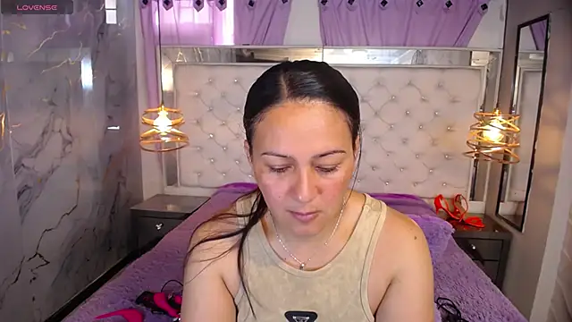 Snapshot of Melissa-roberts chatting on December 3, 5:34 pm Melissa-roberts online show from December 3, 5:34 pm