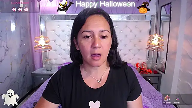 Snapshot of Melissa-roberts chatting on November 4, 7:28 pm Melissa-roberts online show from November 4, 7:28 pm