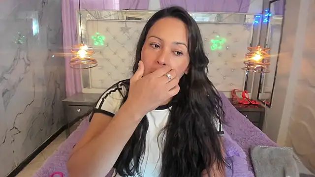 Melissa-roberts online show from December 16, 3:38 pm