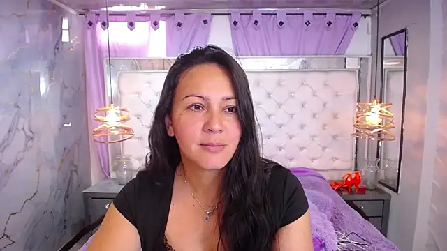 Snapshot of Melissa-roberts chatting on October 29, 7:24 pm Melissa-roberts online show from October 29, 7:24 pm