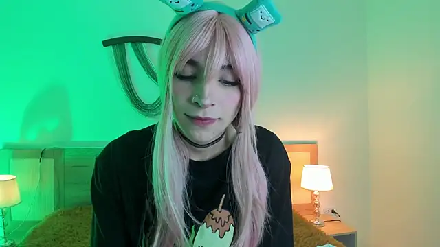 Snapshot of Damiian20_ chatting on November 27, 12:27 pm Damiian20 online show from November 27, 12:27 pm