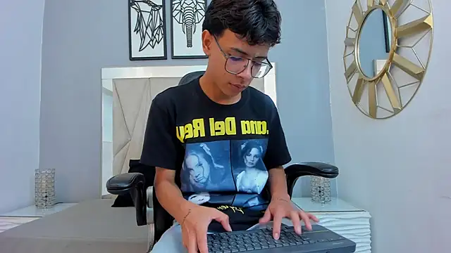 adams bobby online show from January 9, 11:28 am