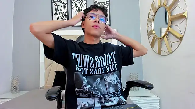 adams bobby online show from February 5, 11:17 am