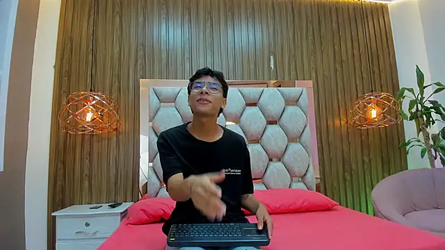 adams bobby online show from January 18, 11:35 am