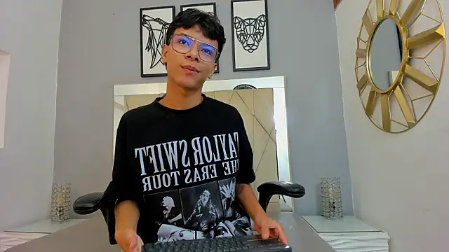 adams bobby online show from February 9, 11:19 am