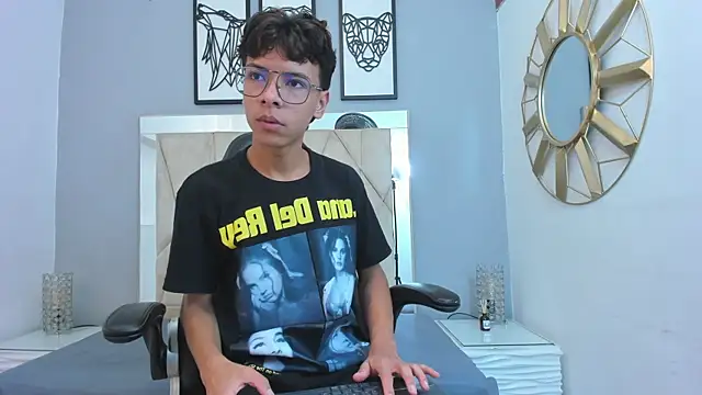 adams bobby online show from November 24, 11:32 am