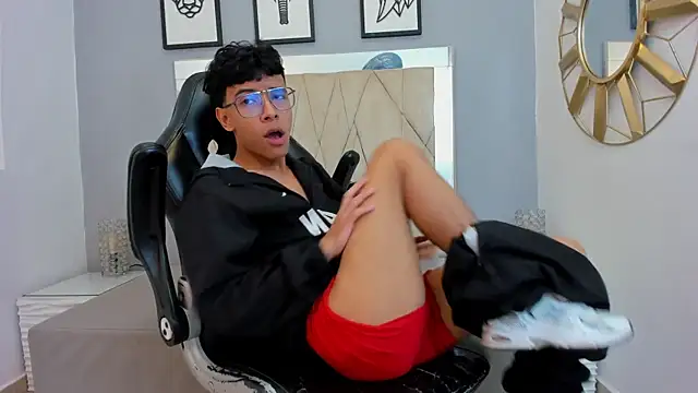 adams bobby online show from April 13, 11:03 am