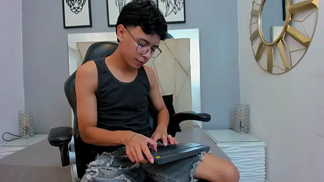 adams bobby online show from March 5, 11:07 am