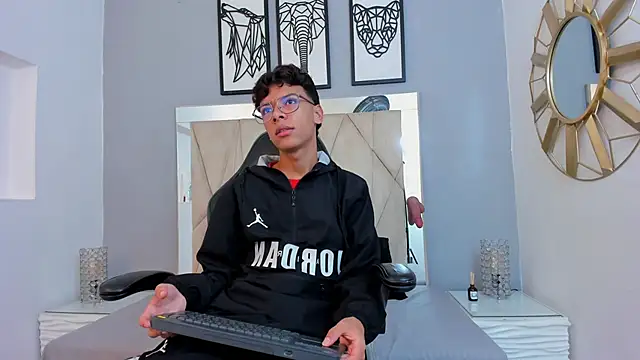 adams bobby online show from November 27, 11:32 am