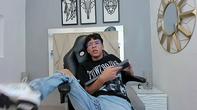 adams bobby online show from November 28, 11:21 am