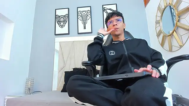 adams bobby online show from April 26, 10:56 am